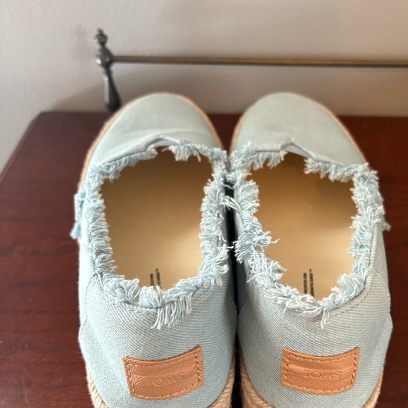 TOMS Women's Light Blue Espadrille Platform Shoes - Picture 8 of 12